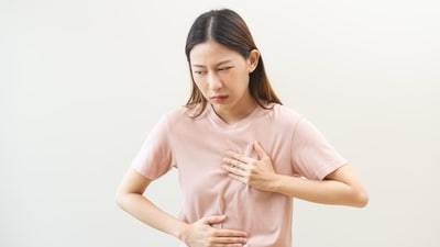 A heart attack can feel like acidity, too. Know the differences. (Shutterstock) A heart attack can feel like acidity, too. Know the differences. (Shutterstock)