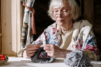 Creative tasks for Alzheimer's patients. (Pexels) Creative tasks for Alzheimer's patients. (Pexels)