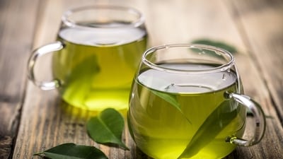 The catechins in green tea possess anti-inflammatory properties, soothing the GI system and alleviating bloating. (Adobe Stock) The catechins in green tea possess anti-inflammatory properties, soothing the GI system and alleviating bloating. (Adobe Stock)
