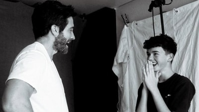 Actor Owen Cooper experienced a surprise visit from his idol, Jake Gyllenhaal, who gifted him a lucky duck.