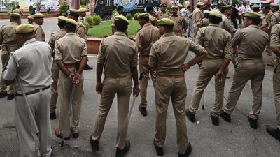 Several people tried to enter the police station around 9 pm and raised slogans (File representative image) (Deepak Gupta/Hindustan Times)