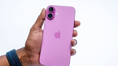Smartphone buyers may grab an iPhone 16 at under Rs. 50,000 during the Flipkart sale. (Bloomberg)
