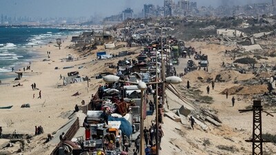 Hamas said that 350,000 had left their homes in the eastern parts of the city and were headed to displacement shelters, while 175,000 people had fled the city altogether. (REUTERS)