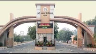 Reacting to the order, student leader Pradeep Deswal said that how administration can issue such orders and this order has created chaos among students and teachers.