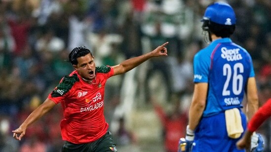 The tone was set by Nasum Ahmed whose first delivery of the innings skidded off the surface and hit Sediqullah Atal in front of the pads. The(AP)