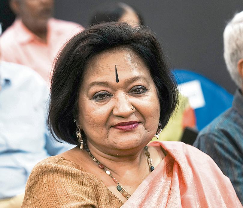 Former news anchor Sadhna Shrivastav, who gained popularity in the ’80s.