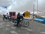 This time, Roy paid homage at the Badgam memorial, remembering soldiers like the late major Somnath Sharma of 4 Kumaon, the first recipient of the Param Vir Chakra whose company helped save Srinagar airfield in 1947-48. (HT)
