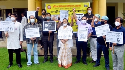 IThe Indian Medical Association’s Maharashtra chapter has threatened to go on a 24-hour strike from September 18 to protest the government’s decision to allow registration of homoeopathic doctors who have completed a certificate course in modern pharmacology. (Representative image) (ANI File) IThe Indian Medical Association’s Maharashtra chapter has threatened to go on a 24-hour strike from September 18 to protest the government’s decision to allow registration of homoeopathic doctors who have completed a certificate course in modern pharmacology. (Representative image) (ANI File)
