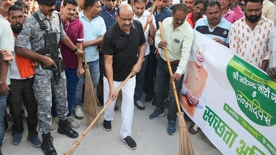 In Rajasthan's Kota, Lok Sabha speaker Om Birla sweeps an area with a broom as he takes part in Seva Pakhwada on the occasion of Prime Minister Narendra Modi's birthday. (@ombirlakota) In Rajasthan's Kota, Lok Sabha speaker Om Birla sweeps an area with a broom as he takes part in Seva Pakhwada on the occasion of Prime Minister Narendra Modi's birthday. (@ombirlakota)