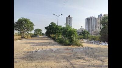 Casting yard for pillars and slabs will come up at the site; deadline set for Oct 31 clearance as Phase 2 project prep gains pace. (Parveen Kumar/HT ) Casting yard for pillars and slabs will come up at the site; deadline set for Oct 31 clearance as Phase 2 project prep gains pace. (Parveen Kumar/HT )