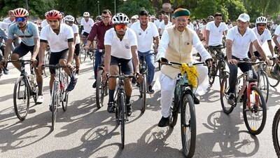 In Rajasthan's Bikaner, union law minister Arjun Ram Meghwal leads a cycle rally under ‘Seva Pakhwada’ to mark Prime Minister Narendra Modi's birthday. (PTI) In Rajasthan's Bikaner, union law minister Arjun Ram Meghwal leads a cycle rally under ‘Seva Pakhwada’ to mark Prime Minister Narendra Modi's birthday. (PTI)