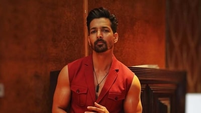 Harshvardhan Rane says that he is going to pay his own entourage costs. Harshvardhan Rane says that he is going to pay his own entourage costs.
