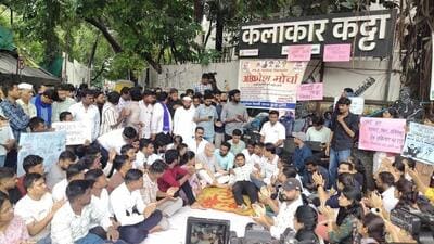 Vanchit Bahujan Aaghadi chief Prakash Ambedkar visited the protest site showing solidarity with the students demanding immediate release of fellowships. (HT)
