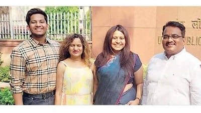 Between Manorama (L), her husband Dilip (R), and their daughter Puja Khedkar. (File Photo)