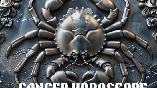 Cancer Horoscope Today: Read our expert astrological predictions to find out what the stars have in store for you. (Freepik)