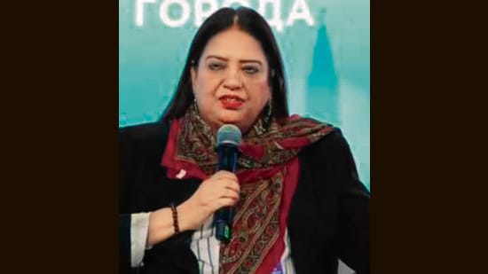 Mayor Harpreet Kaur Babla speaking at BRICS Urban Future Forum in Moscow. (HT Photo)