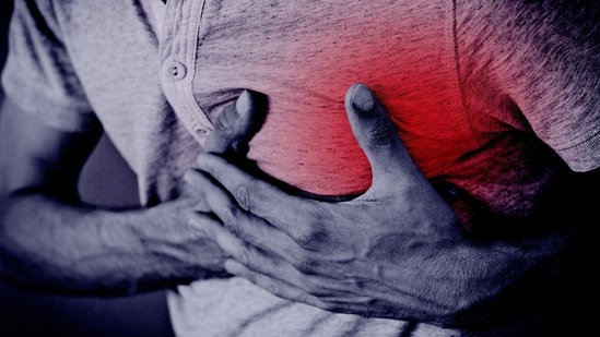 Rajeev Beerasala Chakanni, a KSRTC driver, experienced a heart attack while driving but managed to safely stop the bus, protecting his passengers before collapsing. (Image by Tumisu from Pixabay )