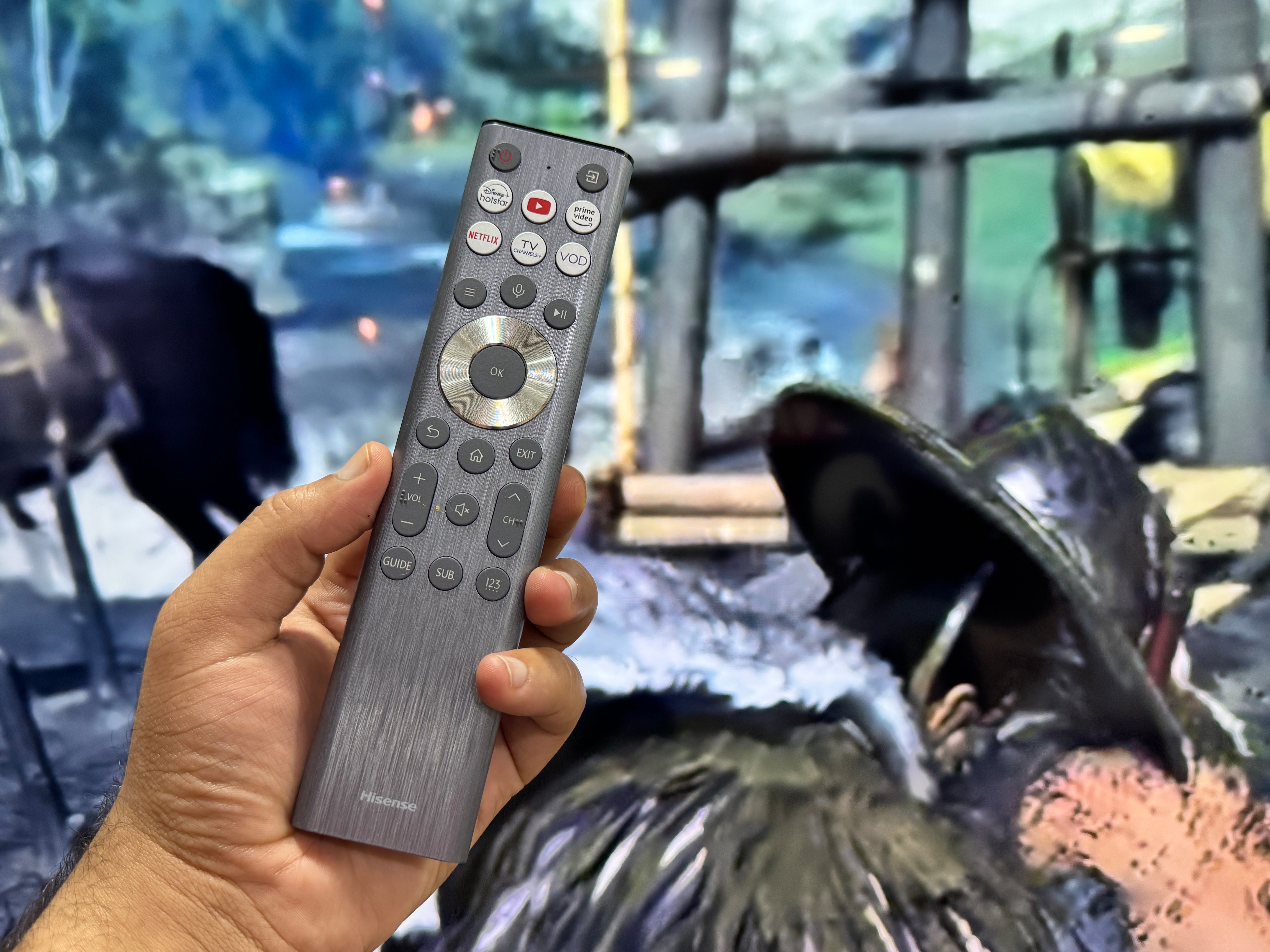 Hisense 65U7Q Mini LED TV Remote. (Ayushmann Chawla)