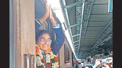 Central Railway bids a fond farewell to Asia’s first woman driver Central Railway bids a fond farewell to Asia’s first woman driver