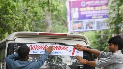 Vehicles of DUSU candidates also served as a campaigning tool at Delhi University's North Campus. (Photo: Sanjeev Verma/HT) Vehicles of DUSU candidates also served as a campaigning tool at Delhi University's North Campus. (Photo: Sanjeev Verma/HT)