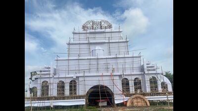 The pandal under construction in Lucknow’s Jankipuram (HT Photo) The pandal under construction in Lucknow’s Jankipuram (HT Photo)