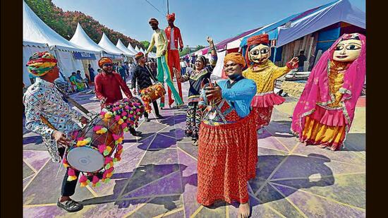 The Saras Mela, scheduled from October 4 to 13 at PAU grounds, is expected to be a 10-day extravaganza showcasing Punjab’s artisanship, folk traditions and local cuisine. (HT Photo)