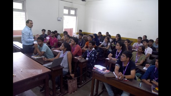 The purpose of university education is to familiarise students with evidence-based learning, its methodologies and frameworks, and prepare students to compete with the best in the world and engage in cutting-edge research in the best institutions around the world. (HT Archive)