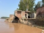 Four houses collapse in Jalandhar; gushing Sutlej water continues to erode dhussi bundh