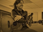 Songwriter Brett James, with 27 No. 1 hits, dies in plane crash near Iotla Valley.