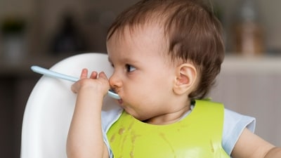 Dr Pawan advocates baby-led weaning for self-feeding in infants as early as 6 months. (Freepik) Dr Pawan advocates baby-led weaning for self-feeding in infants as early as 6 months. (Freepik)