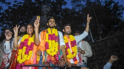 Newly Elected President of DUSU from ABVP, Aryan Maan, Secretary Kunal Choudhary, Joint Secretary Deepika Jha celebrate their victory in the DUSU elections. (HT PHOTO) Newly Elected President of DUSU from ABVP, Aryan Maan, Secretary Kunal Choudhary, Joint Secretary Deepika Jha celebrate their victory in the DUSU elections. (HT PHOTO)