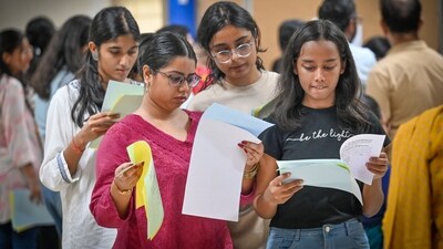 Students seen casting their vote during DUSU Elections 2025 at Miranda House, North Campus, Delhi University on Thursday, September 18, 2025. (Photo by Sanchit Khanna/ Hindustan Times) (Hindustan Times) Students seen casting their vote during DUSU Elections 2025 at Miranda House, North Campus, Delhi University on Thursday, September 18, 2025. (Photo by Sanchit Khanna/ Hindustan Times) (Hindustan Times)