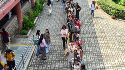 Students queue up at the Miranda House College as they await their turn to vote for the DUSU elections. (Vipin Kumar/ANI) Students queue up at the Miranda House College as they await their turn to vote for the DUSU elections. (Vipin Kumar/ANI)