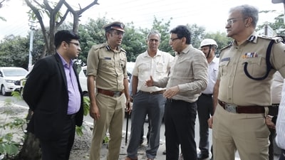 Urban Development Dept. Addl. Chief Secretary Shri Tushar Giri Nath inspected Outer Ring Road from Silk Board to Hebbal along with senior officials. (X/@GBA_office)