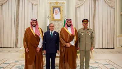 Saudi Arabia's Crown Prince Mohammed bin Salman, second right, Saudi Arabia's Defence Minister Khalid bin Salman, left, Pakistan's PM Shehbaz Sharif, second left, and Pakistan's Army Chief Field Marshal Asim Munir, pose for photographs after signing a mutual defense pact, in Riyadh. (AP) Saudi Arabia's Crown Prince Mohammed bin Salman, second right, Saudi Arabia's Defence Minister Khalid bin Salman, left, Pakistan's PM Shehbaz Sharif, second left, and Pakistan's Army Chief Field Marshal Asim Munir, pose for photographs after signing a mutual defense pact, in Riyadh. (AP)