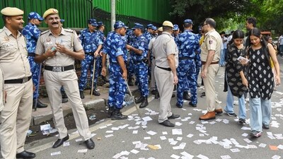 Rapid Action Force and Delhi Police personnel guard the DUSU polling booth at Miranda House College on Thursday. (Vipin Kumar/ANI) Rapid Action Force and Delhi Police personnel guard the DUSU polling booth at Miranda House College on Thursday. (Vipin Kumar/ANI)