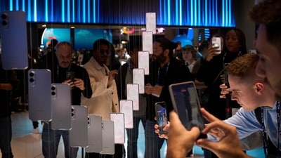 Samsung festive sale is here with huge discounts on Galaxy S24, A, M, and F series smartphones. (AP) Samsung festive sale is here with huge discounts on Galaxy S24, A, M, and F series smartphones. (AP)