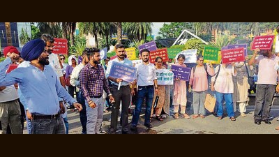 Teachers, whose appointment was annulled, holding a protest march at Fountain Chowk in Ludhiana on Friday. (HT Photo) Teachers, whose appointment was annulled, holding a protest march at Fountain Chowk in Ludhiana on Friday. (HT Photo)