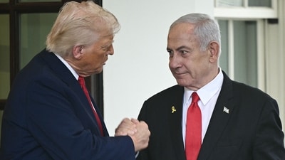 (FILES) US President Donald Trump shakes hands with Israeli Prime Minister Benjamin Netanyahu as Netanyahu departs the White House in Washington, DC, on April 7, 2025. Israeli Prime Minister Benjamin Netanyahu will visit the White House on July 7 for talks with President Donald Trump, a US administration official told AFP on June 30, 2025, as Washington presses for a ceasefire in Gaza. (Photo by Brendan SMIALOWSKI / AFP) (AFP) (FILES) US President Donald Trump shakes hands with Israeli Prime Minister Benjamin Netanyahu as Netanyahu departs the White House in Washington, DC, on April 7, 2025. Israeli Prime Minister Benjamin Netanyahu will visit the White House on July 7 for talks with President Donald Trump, a US administration official told AFP on June 30, 2025, as Washington presses for a ceasefire in Gaza. (Photo by Brendan SMIALOWSKI / AFP) (AFP)