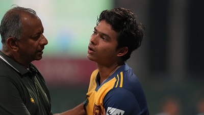 The Sri Lankan officials informed Dunith Wellalage of his father's death (@guluru_/X) The Sri Lankan officials informed Dunith Wellalage of his father's death (@guluru_/X)