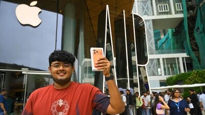 According to Bloomberg Intelligence estimates, average selling prices for iPhones, which account for more than half of Apple’s revenue, are expected to rise about 4% in fiscal 2026 compared with an expansion of 1.5% in 2025. (HT Photo)