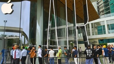In India, the entire iPhone Pro Max series is not available for pre-order with pick-up option at Apple stores, according to information sourced from the Apple India website. (HT Photo)
