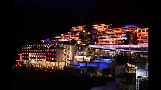 An official of Shri Mata Vaishno Devi Shrine Board that elaborate arrangements have been made to facilitate the pilgrims, who are likely to visit the holy cave shrine during the nine day long festival. (HT Photo)