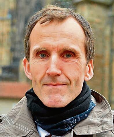 Gerry McGovern (.) Gerry McGovern (.)