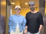 Twinkle Khanna and Akshay Kumar posed for paparazzi in Mumbai. Twinkle Khanna and Akshay Kumar posed for paparazzi in Mumbai.