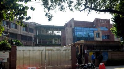 DPS School Dwarka, during investigation after a bomb threat was received by the administration. (HT Photo) DPS School Dwarka, during investigation after a bomb threat was received by the administration. (HT Photo)