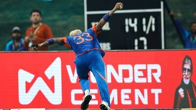 Hardik Pandya grabbed a one-handed stunner to dismiss Aamir Kaleem. (BCCI) Hardik Pandya grabbed a one-handed stunner to dismiss Aamir Kaleem. (BCCI)