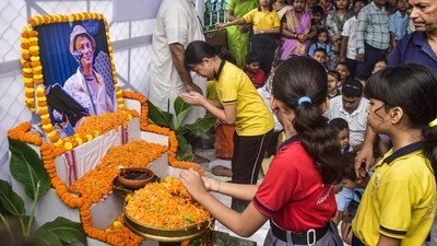 Students of Assam Jatiya Bidyalay pay tribute to singer Zubeen Garg in Guwahati a day after he died while scuba diving in Singapore (PTI) Students of Assam Jatiya Bidyalay pay tribute to singer Zubeen Garg in Guwahati a day after he died while scuba diving in Singapore (PTI)
