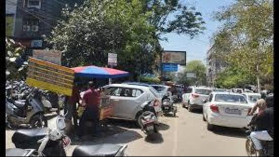 Visitors also pointed out that no concrete benches or walking paths are available in the market. (HT Photo for representation)
