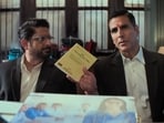 Jolly LLB 3 box office collection day 2: Arshad Warsi and Akshay Kumar in a still from the film. Jolly LLB 3 box office collection day 2: Arshad Warsi and Akshay Kumar in a still from the film.
